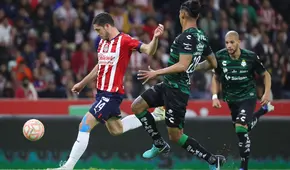 Santiago Ormeño endiablado: con ‘hat-trick’ del peruano, Chivas goleó 4-0 a Santos Laguna