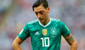 China censura a Mesut Özil por críticas contra su gobierno
