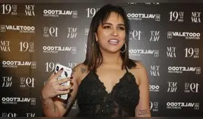 Daniela Darcourt visita ‘sex shop’ y recomienda curioso juguete sexual