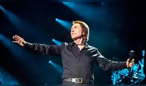 Raphael envía emotivo saludo a admiradora de 89 años separada de su familia