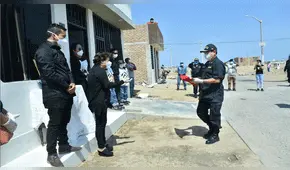 Chiclayo: realizan ceremonia para entregar prendas de policía fallecido por COVID-19 [VIDEO]