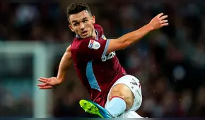 ¡Una volea para la historia! Jugador de Aston Villa sorprende con increíble gol