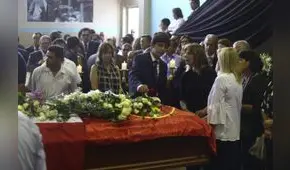 Personalidades políticas, militantes y público en general despiden a Alan García en la Casa del Pueblo. [FOTOS]