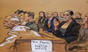 Sorprenden a esposa del Chapo Guzmán con celular durante juicio y la expulsan de la corte