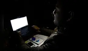 Delincuentes hacen llamadas falsas para transferir dinero a sus cuentas