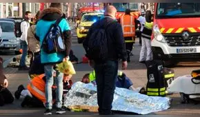 Conductor impaciente embiste a multitud en protesta de los 'chalecos amarillos' [VIDEO]