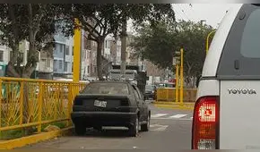 #YoDenuncio: vehículo es abandonado en plena avenida 