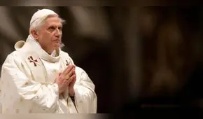 El papa Benedicto XVI y la vez que recorrió el distrito de Villa El Salvador cuando era cardenal