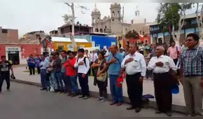 Moquegua se detuvo a cantar el himno durante asunción de Martín Vizcarra [VIDEO]