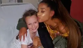 Ariana Grande visitó a víctimas del atentado de Manchester [FOTO]