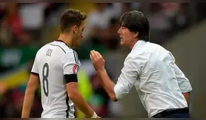 Joachim Low fue al Arsenal para hablar con Mesut Ozil.... ¡pero no lo dejaron entrar!