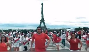 París de rojo y blanco: compatriotas rinden homenaje al Perú con flash mob de marinera