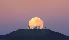 Luna rosa: el fenómeno lunar iluminó la Semana Santa este viernes