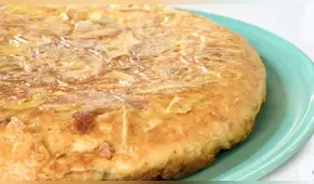 TORTILLA DE PAPA CON CEBOLLA CARAMELIZADA