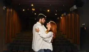 Constelaciones: El amor en escenarios infinitos