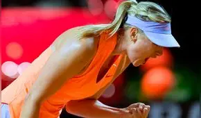 María Sharapova volvió al circuito entre pifias y aplausos