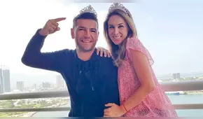 Jacky Bracamontes y Martín Fuentes le dan la bienvenida a sus mellizas