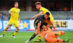 El emotivo gesto de Cristiano Ronaldo con el arquero del Chievo Verona