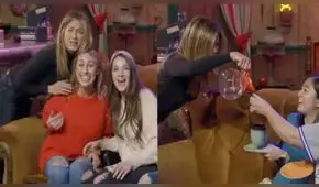 Jennifer Aniston sorprende a fans de “Friends” en la cafetería de icónica serie 