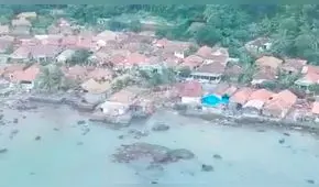 Impactantes imágenes aéreas de los daños que dejó el devastador tsunami en Indonesia 