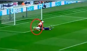 Tottenham vs Arsenal: Ramsey se llevó al portero y definió cruzado para el 1-0 [VIDEO]