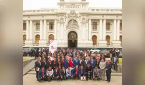 Presidente de la AMPE juramentó a 75 alcaldes de las regiones del Perú