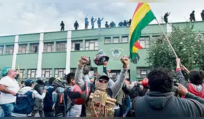 Policías de cuatro ciudades se rebelan contra Evo Morales