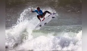 Campeón peruano de surf mejora en el ranking global