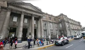 Registran caída de concreto en el Hospital Arzobispo Loayza tras sismo de este domingo