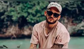 J Balvin y Ricky Montaner se dan tierno beso y causan revuelo en sus fans