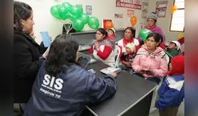 SIS: el seguro que sirve a los pobres a pesar de deuda de 700 millones 