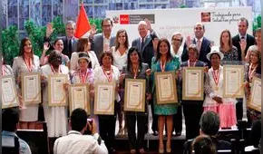 Gobierno condecoró a 13 destacadas mujeres con la Orden al Mérito