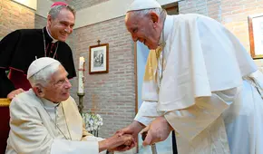 Papa Francisco dice que Benedicto XVI “está muy enfermo” y pide “una oración especial”