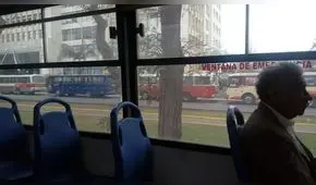 Jesús María: buses estacionan en medio de la avenida Salaverry