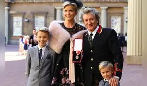 Esposa de Rod Stewart hace terrible confesión sobre sus pequeños hijos