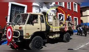 Retiran monumento de Francisco Bolognesi de la plaza de Armas de Puno [VIDEO]