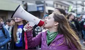 Educación sexual, taller de pancartas y clases de ‘perreo’ en campamento feminista