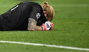 Loris Karius comete nuevo blooper en la Europa League [VIDEO]