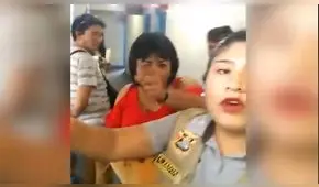 Congresista fujimorista agrede a periodista que intentaba fotografiarla [VIDEO]