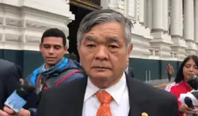 Fujimorista Miyashiro se molestó con periodistas que le preguntaron por chat de La Botika