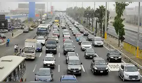 Desde hoy aplican el ‘pico y placa’en Lima, pero aún sin multas Desde hoy aplican el ‘pico y placa’en Lima, pero aún sin multas
