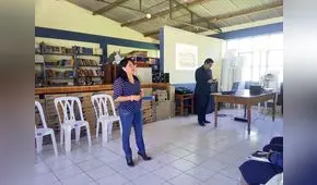 Ronderos azotan a jueza que acudió a liberar a detenido