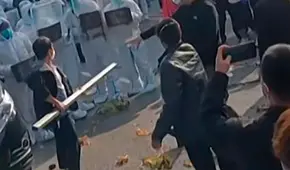 Confinan a todos los habitantes de Zhengzhou, la ‘Ciudad iPhone’ de China, tras violentas protestas