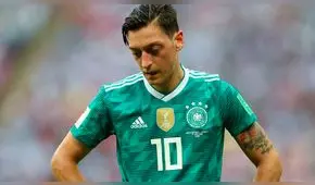 Evo Morales consuela a Mesut Ozil con un sentido mensaje