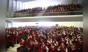 Junín: Unchupaico recibió el repudio de los estudiantes del Santa Isabel [VIDEO]