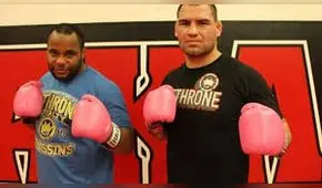 Cain Velásquez y Daniel Cormier lanzan sus pronósticos para Wrestlemania 36