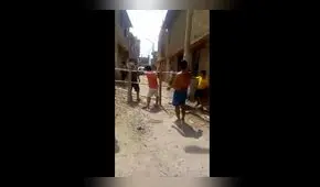 Vecinos cierran calles de Saúl Cantoral por temor al coronavirus [Vídeo]