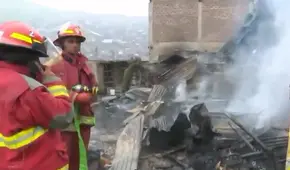 Tres viviendas quedaron destruidas tras voraz incendio en el Rímac [VIDEO]