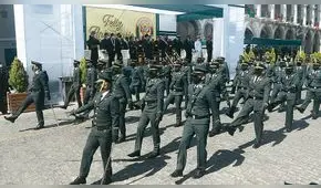 Aglomeraciones en el aniversario de la Policía Nacional en Arequipa