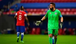 Claudio Bravo lamenta no ir al Mundial: “Veo selecciones que están bajo nuestro nivel”